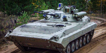 Ucrania destruye 5 tanques BMP con 2 camiones en un almacén ruso instalados ilegalmente en Zaporozhye