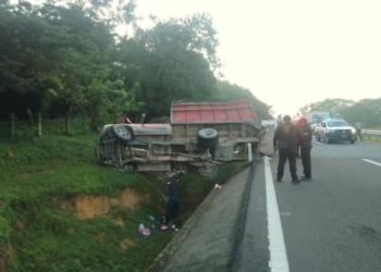 Camión que transportaba migrantes se volca y deja 10 cubanos fallecidos en Chiapas
