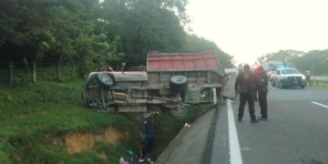 Camión que transportaba migrantes se volca y deja 10 cubanos fallecidos en Chiapas