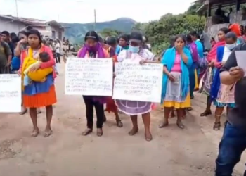 14 alumnos y 3 maestros hospitalizados tras intoxicación por ingerir pastel en Chilapa, Guerrero