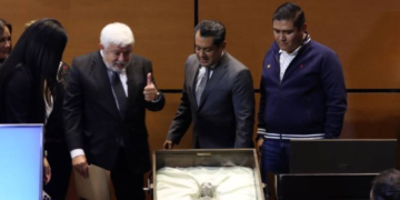 Retorna Jaime Maussan al Congreso para defender las pruebas de ‘seres no humanos’