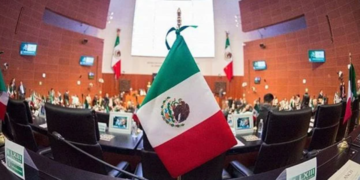 Senadores han aprobado la prohibición de publicidad de comida chatarra en escuelas