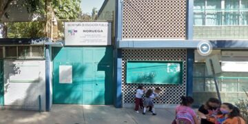 Conserje de escuela Noruega muere al intentar evitar  robo al plantel en la CDMX