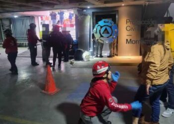 Elevador con 11 personas se desploma del 5to piso en hospital de Monterrey