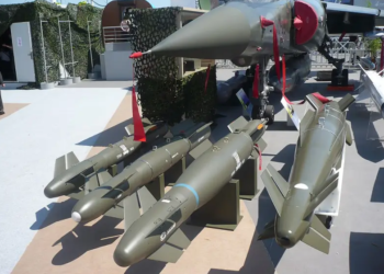 Francia suministrará a Ucrania 50 bombas híbridas por mes hasta terminar el 2024