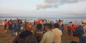 Grupos de familias completas huyen de la narcoviolencia en Chiapas