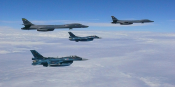 ABC News: Bombardeos estadounidenses comienzan contra grupos pro Irán