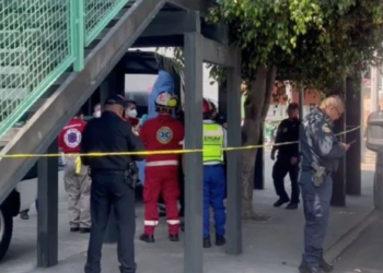 Persona sin vida descubierta colgada de puente en la Gustavo A. Madero (Video)