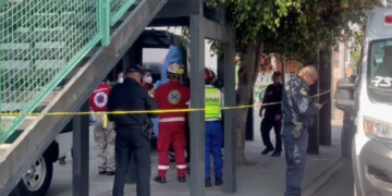 Persona sin vida descubierta colgada de puente en la Gustavo A. Madero (Video)