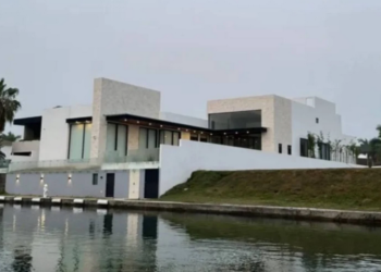 Rocío Nahle candidata de la alianza “Sigamos haciendo historia” enredada con una mansión