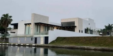 Rocío Nahle candidata de la alianza “Sigamos haciendo historia” enredada con una mansión