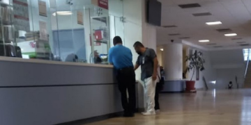 Médicos residentes de más de 18 centros hospitalarios de México denuncian falta de pago