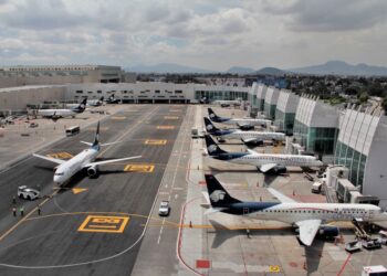 Colegio de Ingenieros Mexicanos en Aeronáutica solicita el cierre del Aeropuerto Internacional de la Ciudad de México
