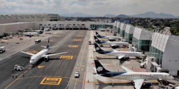 Colegio de Ingenieros Mexicanos en Aeronáutica solicita el cierre del Aeropuerto Internacional de la Ciudad de México