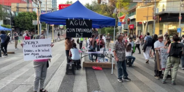 Los vecinos de la Benito Juárez en CDMX no quieren tomar el agua hasta que autoridades hagan pruebas