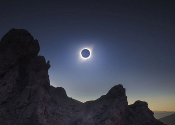 Esperan nubosidad sea baja en Torreón durante eclipse total de sol