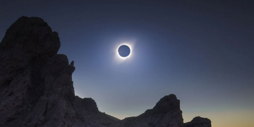 Esperan nubosidad sea baja en Torreón durante eclipse total de sol
