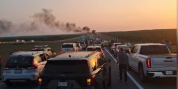 Autopista Monterrey-Reynosa colapsada por enfrentamientos entre grupos delincuenciales