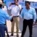 Exalcalde da un fajo de billetes a candidato de Panal y dice que él lo puso