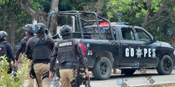 Grupo de civiles con armas atacan instalaciones de la Policía Estatal en Ocozocoautla, Chiapas