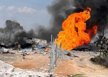 Explota un tanque de almacenamiento en pozo de Pemex en Chiapas