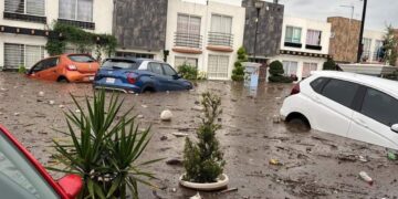 Decenas de viviendas con inundaciones en Cuautitlán y Chalco por fuertes lluvias