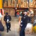 Propietaria de bodega Saldos Koko prefiere dar mercancía al público antes de ser decomisada por el SAT
