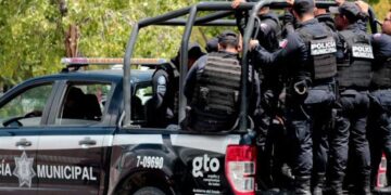 Ataques simultáneos de sicarios contra patrullas e instalaciones policiales en Celaya (Videos)