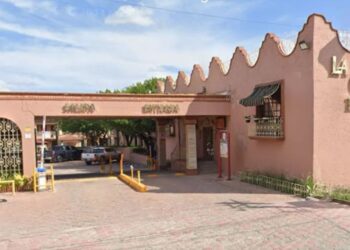 Abandonan niño de origen ruso en Piedras Negras mientras autoridades buscan a mujer y otro menor