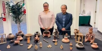 Mujer estadounidense devuelve 32 piezas arqueológicas a México