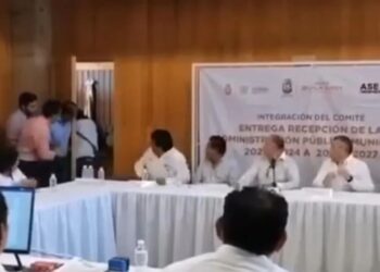 Se reporta pelea a golpes de escoltas de alcaldes entrante y saliente de Iguala (Video)