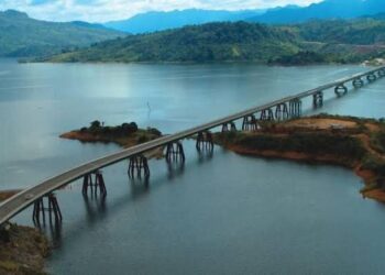 Grupo armado ejecuta asalto masivo en vía rápida que conecta Chiapas con Veracruz