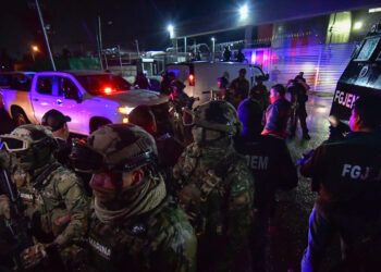 Mexicana es secuestrada dos veces seguidas y se ve obligada a manejar esposada para pedir ayuda