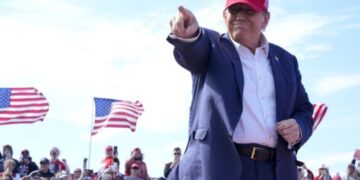 Trump dijo que impondrá un arancel de 200% a los vehículos importados de México