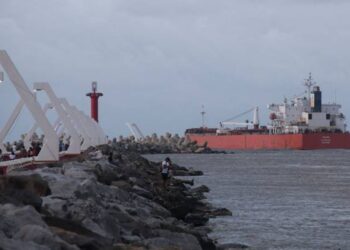 El buque Vilma, de bandera cubana, está previsto que llegue a la isla para finales de esta semana. Foto: Reuters