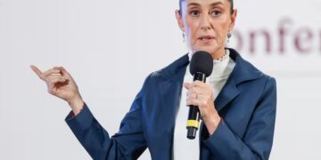 La presidenta de México afirma revisará si perritos y gatos abandonados en AIFA son sacrificados