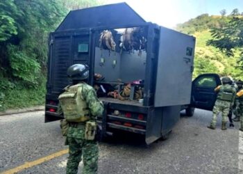 Siguen los enfrentamientos entre grupos criminales en Tecpan, Guerrero; suspenden clases en 3 municipios