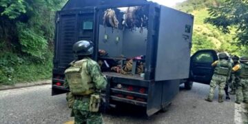 Siguen los enfrentamientos entre grupos criminales en Tecpan, Guerrero; suspenden clases en 3 municipios