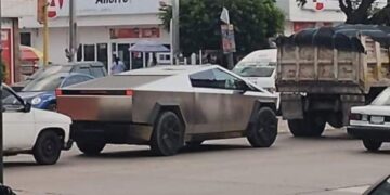 Diputada de Morena tras ostentar lujosa Cybertruck en redes sociales ahora amenaza con demandar a usuarios