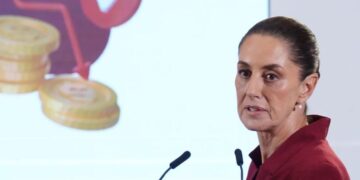 La presidenta de México reduce presupuesto a programas que protegen a mujeres violentadas