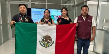 Estudiantes de Bachillerato ganan oro en certamen internacional de ciencia