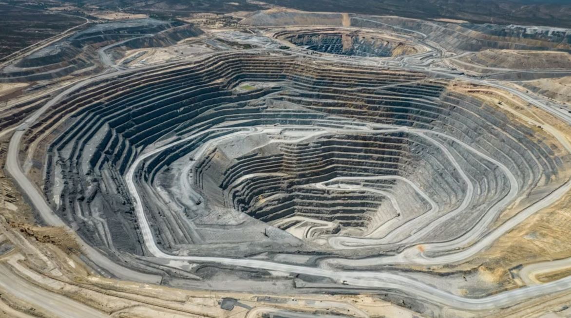 El grupo armado sustrajo 6 góndolas con toneladas de concentrados de mineral de la mina Peñasquito en Mazapil, Zacatecas.