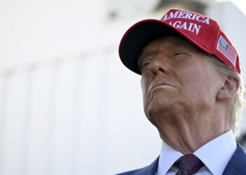 Donald Trump durante la prueba de un cohete de SpaceX, Boca Chica (Texas, EE.UU.), el 19 de noviembre de 2024.