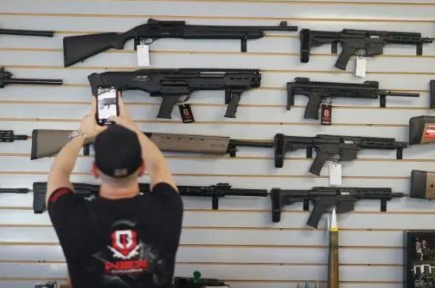 Las armas de EEUU inundan tierras mexicanas.