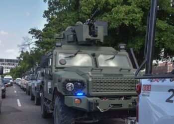 Soldados de la Guardia Nacional patrullan las calles de Culiacán, estado de Sinaloa, México, el lunes 14 de octubre de 2024. AP
