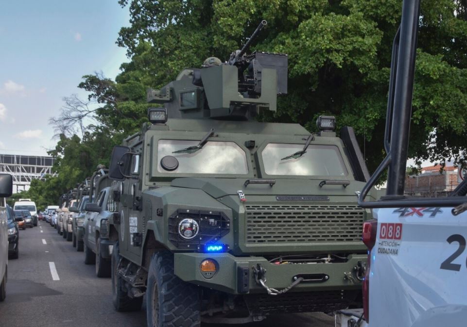 Soldados de la Guardia Nacional patrullan las calles de Culiacán, estado de Sinaloa, México, el lunes 14 de octubre de 2024. AP