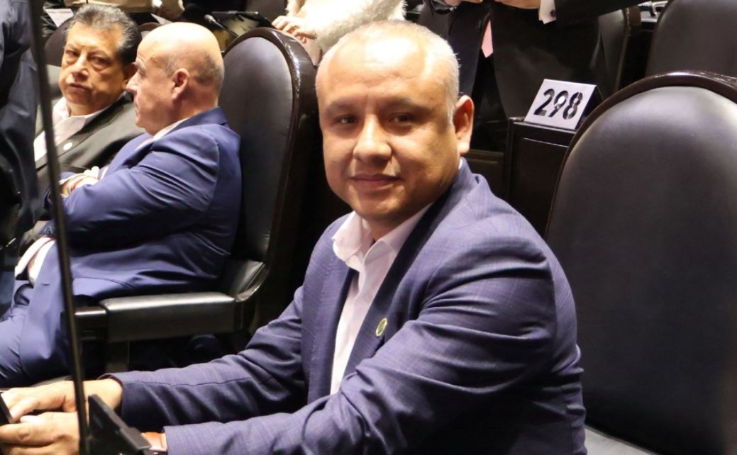 Benito Aguas Atlahua, Diputado federal del Partido Verde Ecologista de México (PVEM).
