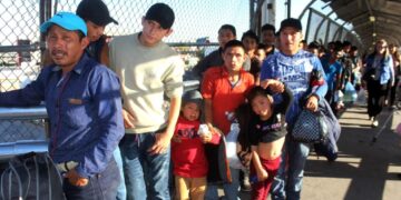 Gobierno de Sheinbaum ha aceptado recibir solicitantes de asilo extranjeros: WSJ