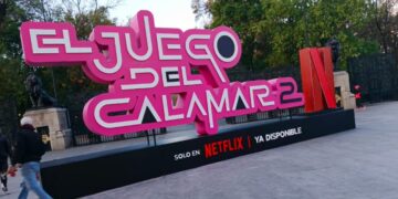 Gobierno de CdMx retira publicidad ilegal de “El Juego del Calamar” en Chapultepec