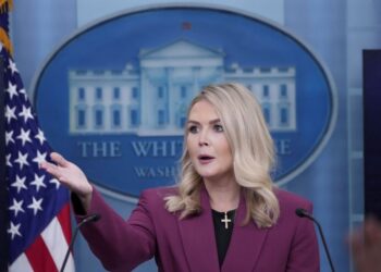 Aranceles de 25 por ciento a México y Canadá a partir del sábado, confirma vocera de Trump